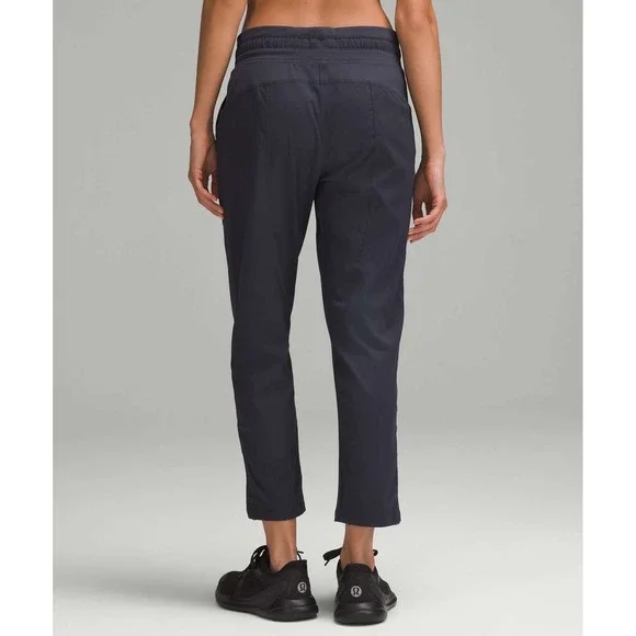 116 Lululemon Dance Studio Mid Rise Cropped Pant - Picture 2 of 12
